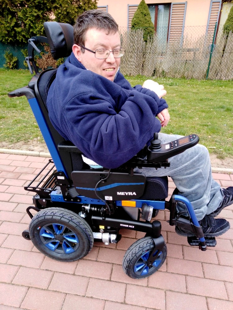 tomas2w.jpg tomas2w.jpg